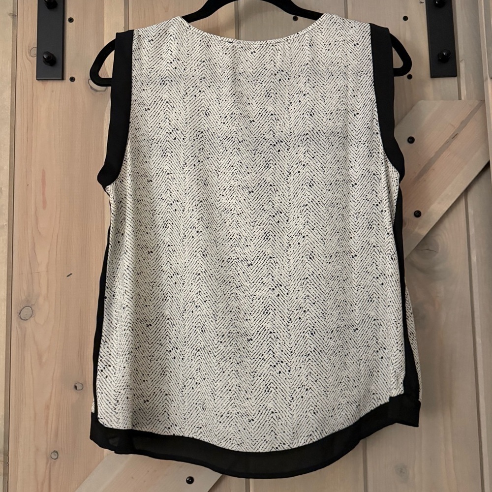 NWOT Collective Concepts Black and White Herringbone Sleeveless Blouse - Picture 7 of 7